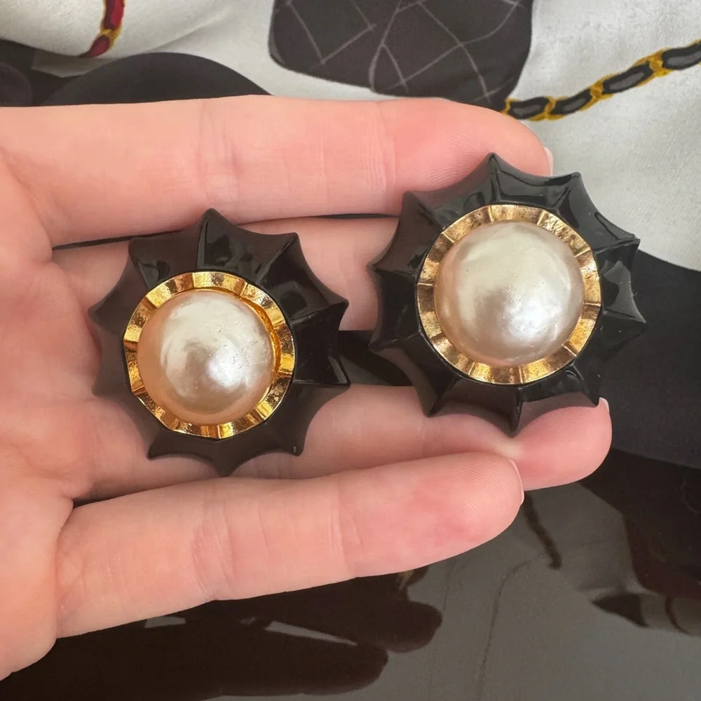 LOT 1280 24K gold plated CHANEL vintage earrings